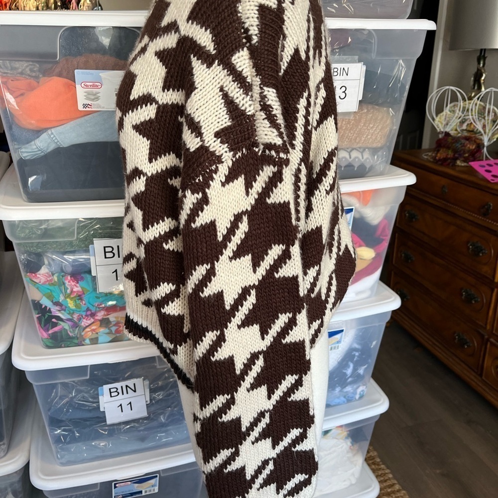 Alecia Sweater - Picture 3 of 11